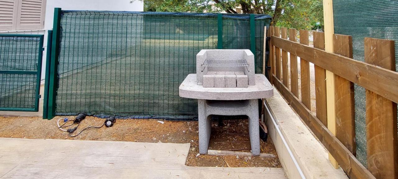 Appartamento Brigida Bilocale 3 Posti Vicino Al Centro San Teodoro  Extérieur photo